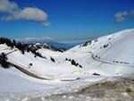 Mountainous road that drives at Fterolaka ski centre